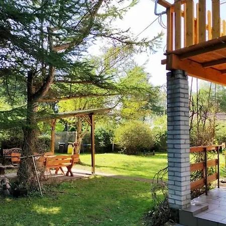 Lakeside Villa, Private Garden *